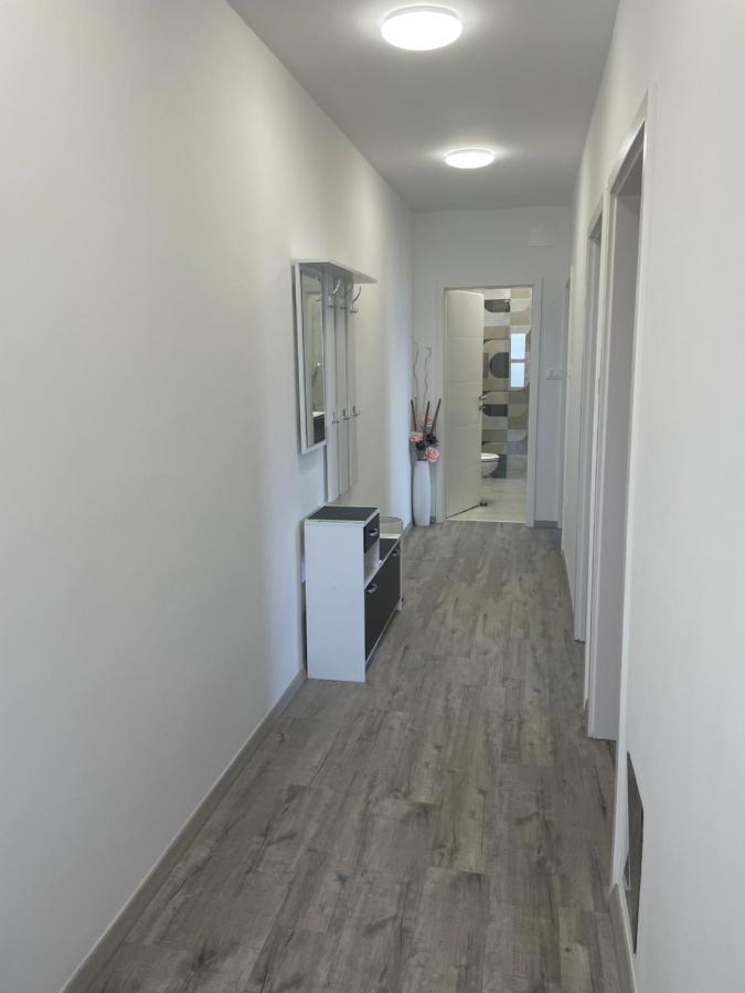 Spacious New App For 5 Persons, Close Beach&City Poreč Dış mekan fotoğraf