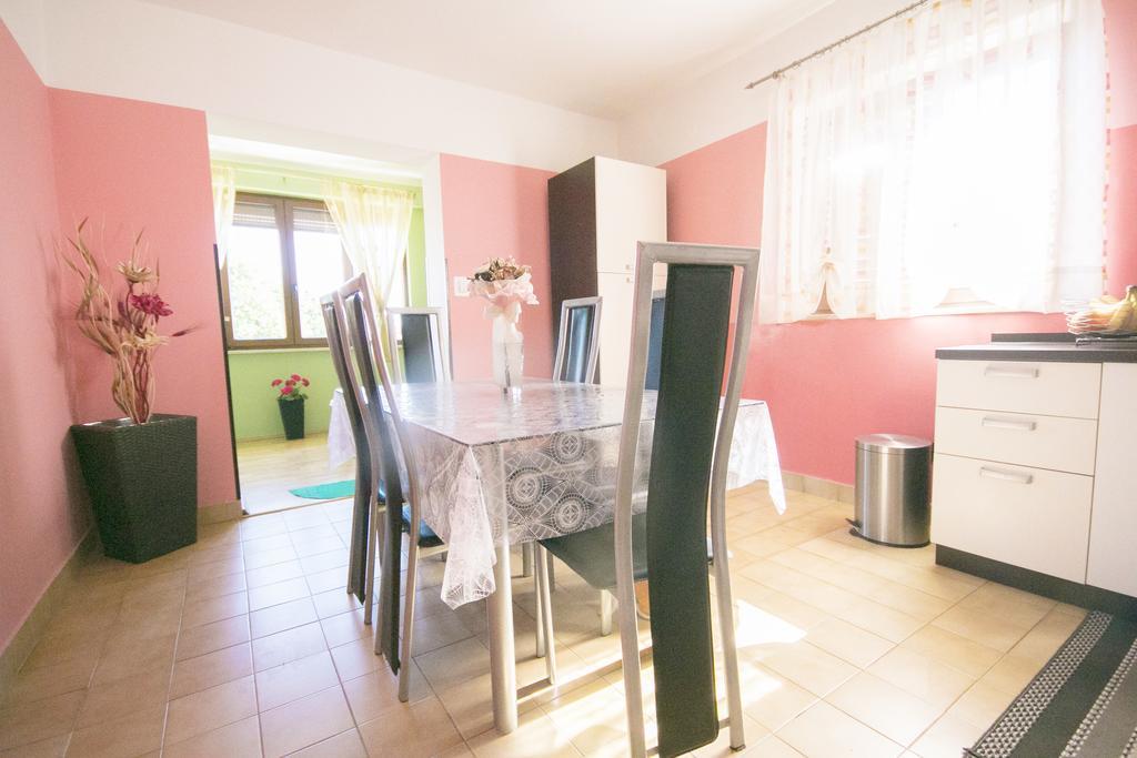 Spacious New App For 5 Persons, Close Beach&City Poreč Dış mekan fotoğraf